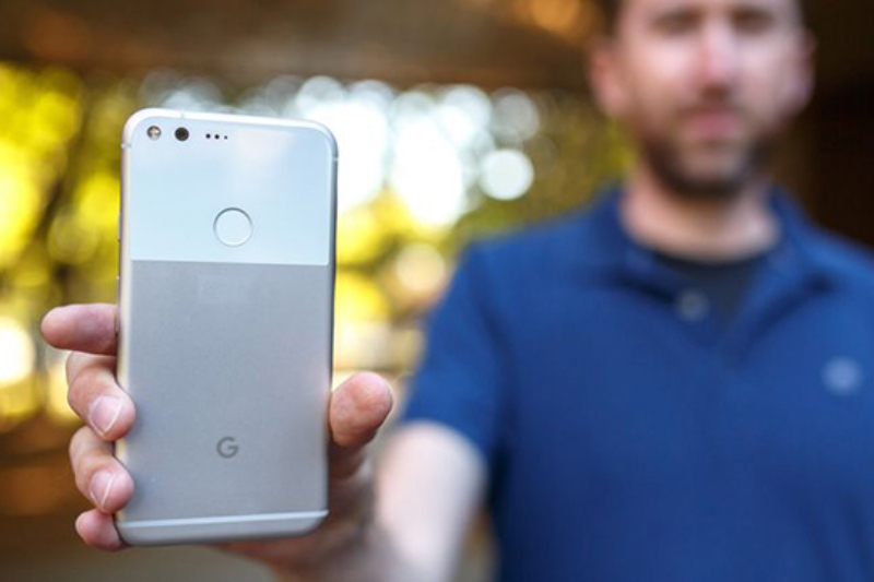 Pixel và Pixel XL là 2 chiếc điện thoại có khả năng lưu trữ chất lượng gốc miễn phí và không giới hạn trên Google Photos