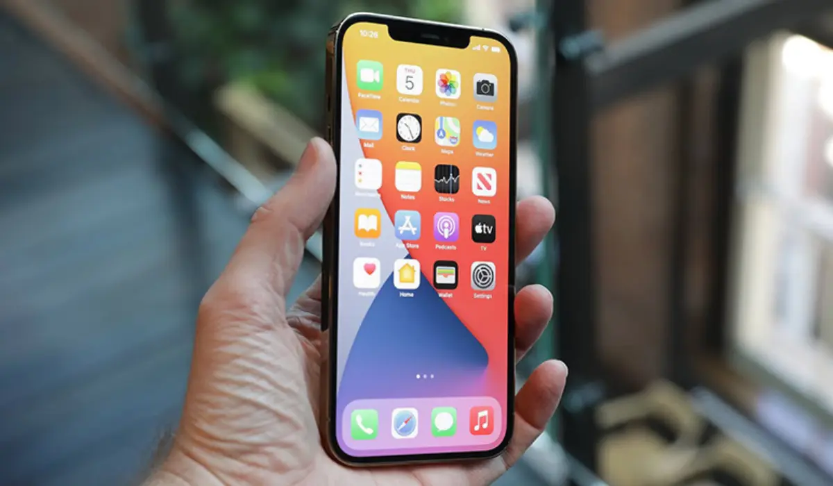 man hinh iphone 12