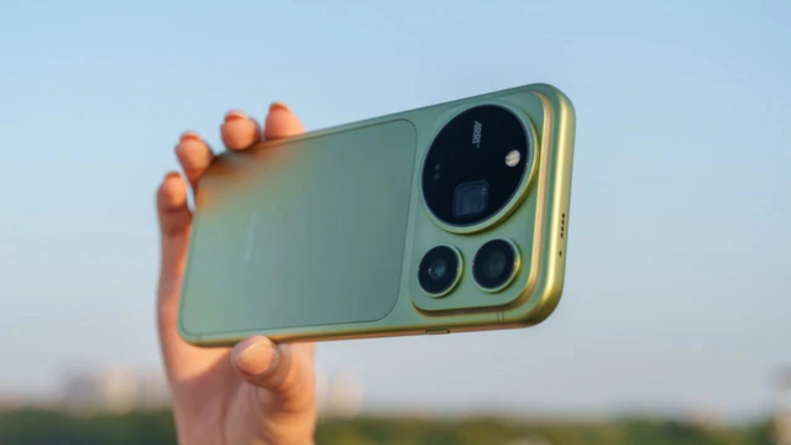 Thiết kế Honor Magic9 Pro Max với cụm camera ARRI nổi bật